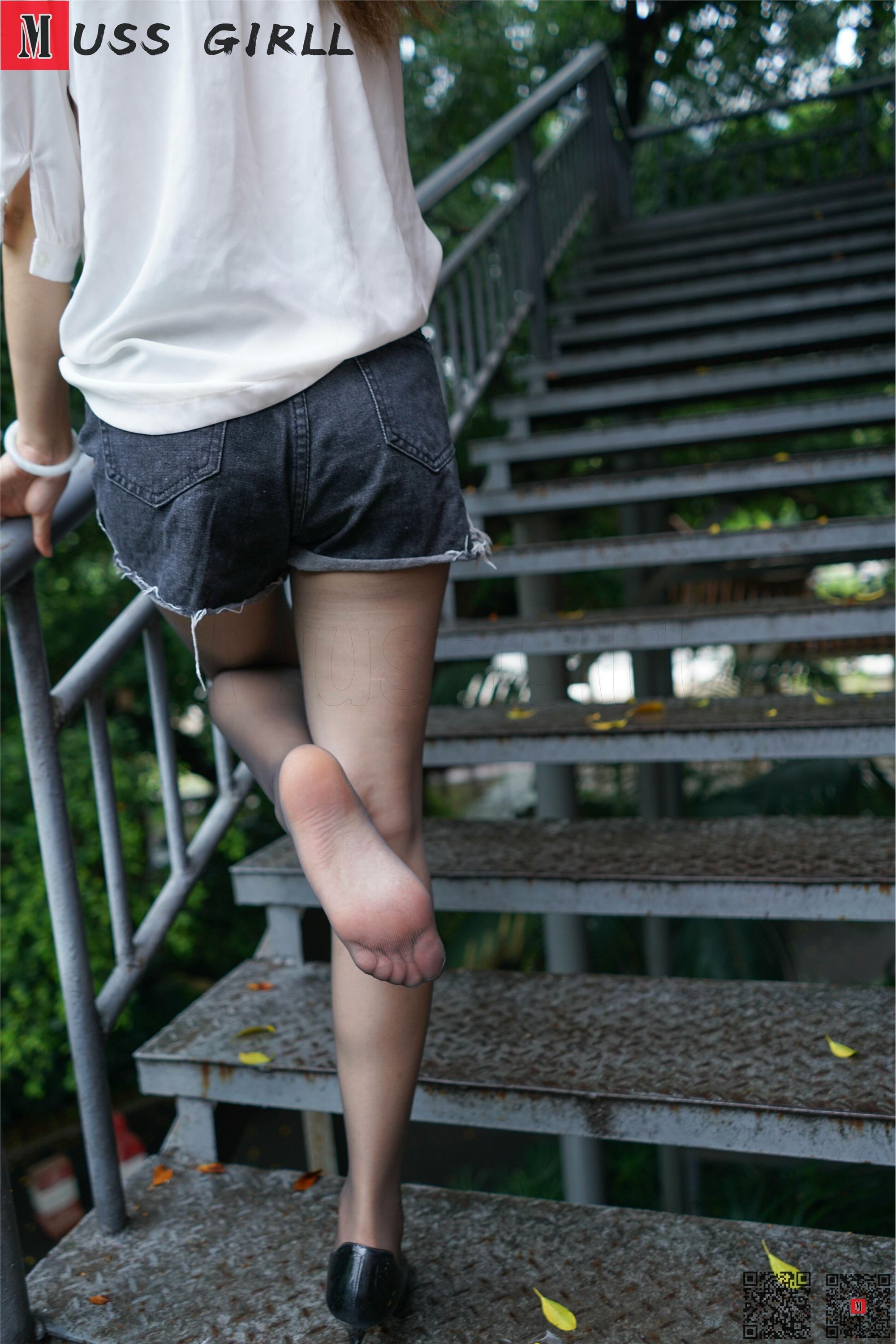 MussGirl慕丝女郎  NO.151 牛仔热裤油亮黑丝